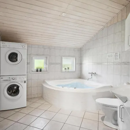 Cozy Home In Hovborg With Sauna Casa de Férias Hovborg