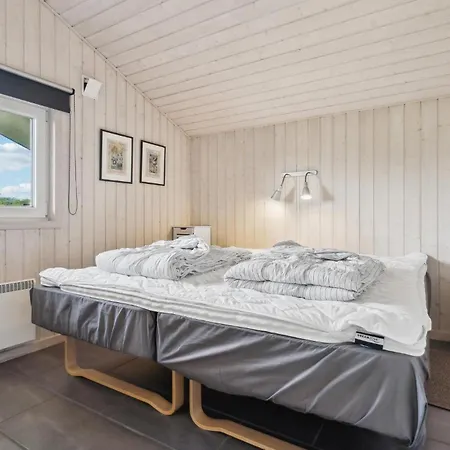 Cozy Home In Hovborg With Sauna Casa de Férias