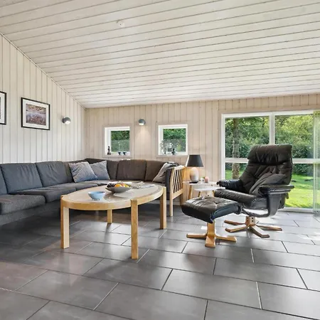 Cozy Home In Hovborg With Sauna Casa de Férias *